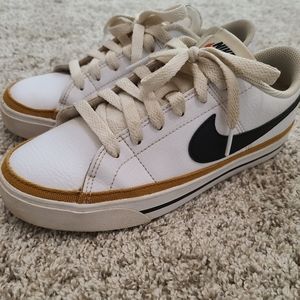 Nike Court Legacy!